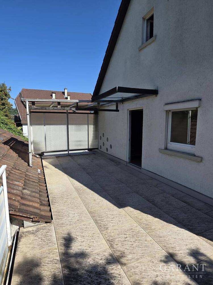 Haus mit großem Garten und Scheune in Lustnau