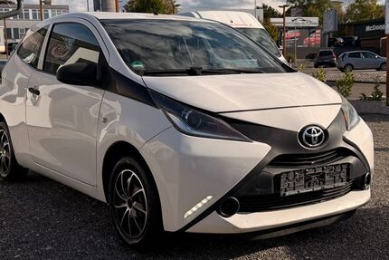 Toyota Aygo (X) 133.000 km 4.990 &euro; Reutlingen 72766