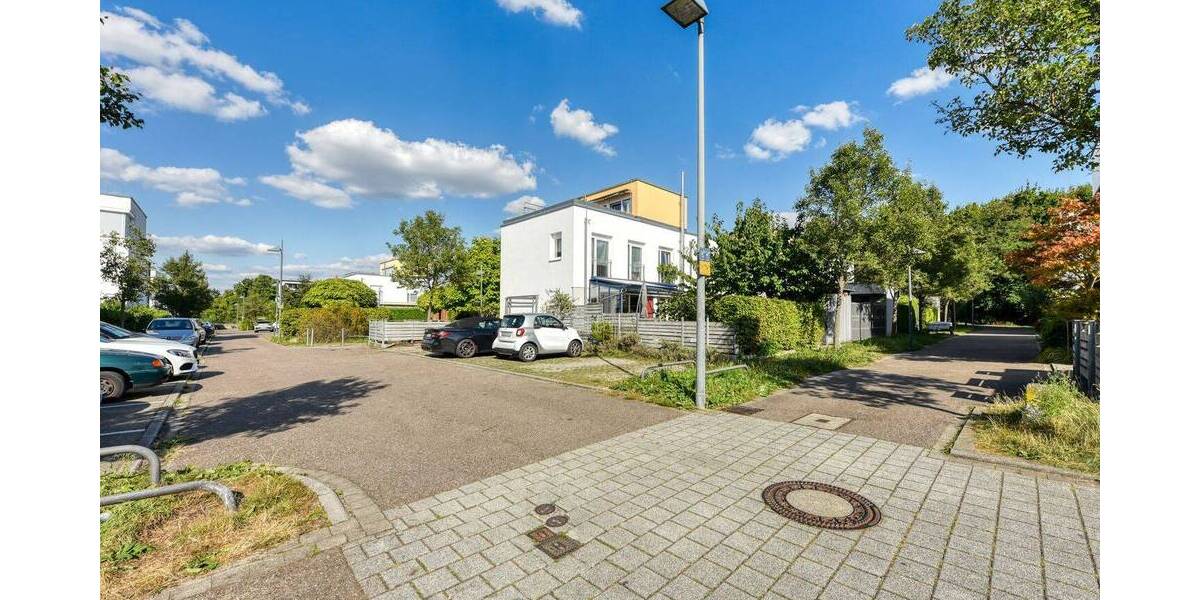 Reihenmittelhaus Stuttgart Zuffenhausen - 4 Zimmer, 119 m&sup2;, 700.000&euro; | Angebot:22449949