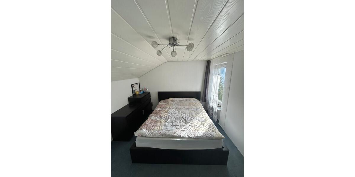 Dachgeschoßwohnung Sindelfingen - 3 Zimmer, 62 m&sup2;, 1.150&euro; | Angebot:26449297