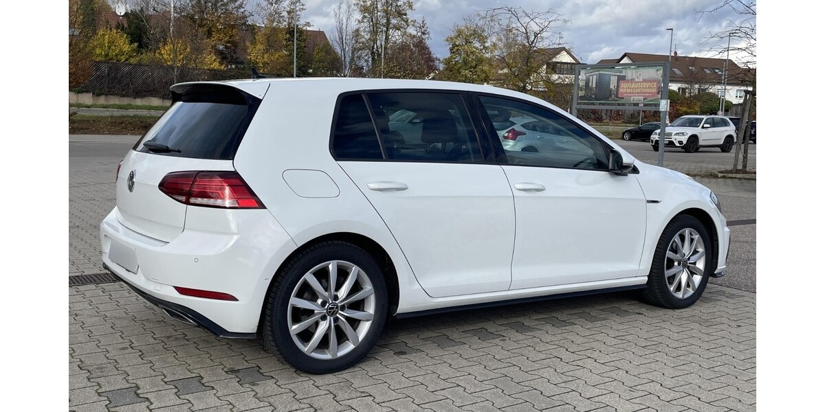 VW Golf 129.000 km 14.500 € Ditzingen 71254