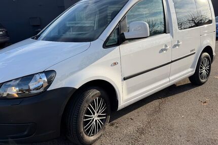VW Caddy 156.000 km 8.697 &euro; Asperg 71679