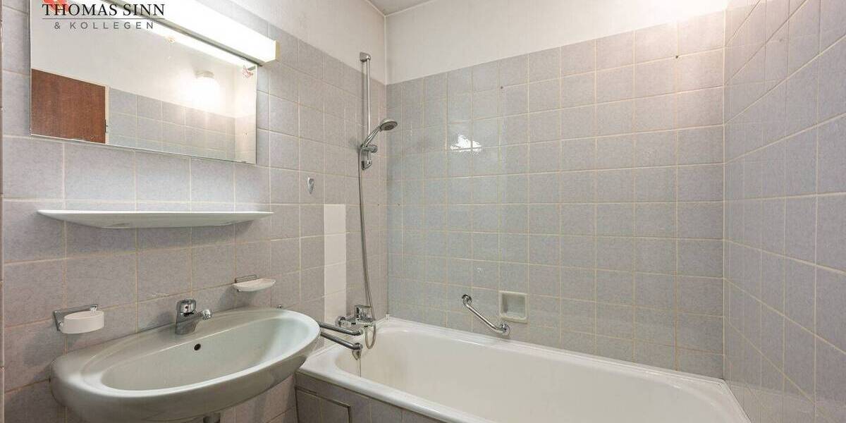 Modernisierungsbedürftige 3,5 Zimmer Wohnung mit schönem Blick ins Grüne - Sofort frei! 3 zimmer