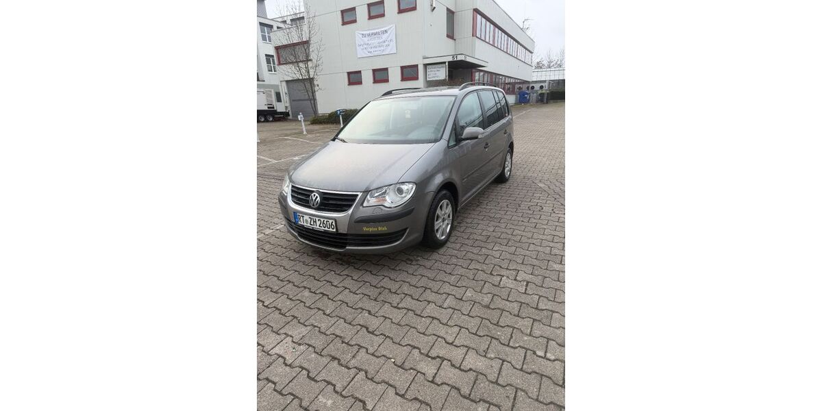 VW Touran 214.000 km 3.399 &euro; wannweil 72827