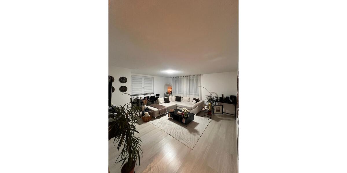 Erdgeschoßwohnung Ditzingen - 3 Zimmer, 80 m&sup2;, 1.100&euro; | Angebot:24814673