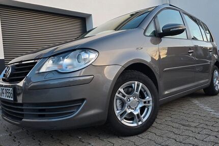 VW Touran 333.000 km 3.900 € Stuttgart 70563