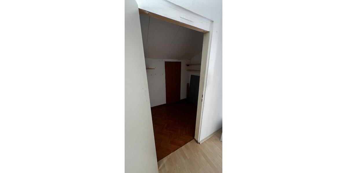 Dachgeschoßwohnung Sindelfingen - 2 Zimmer, 50 m&sup2;, 500&euro; | Angebot:24828106