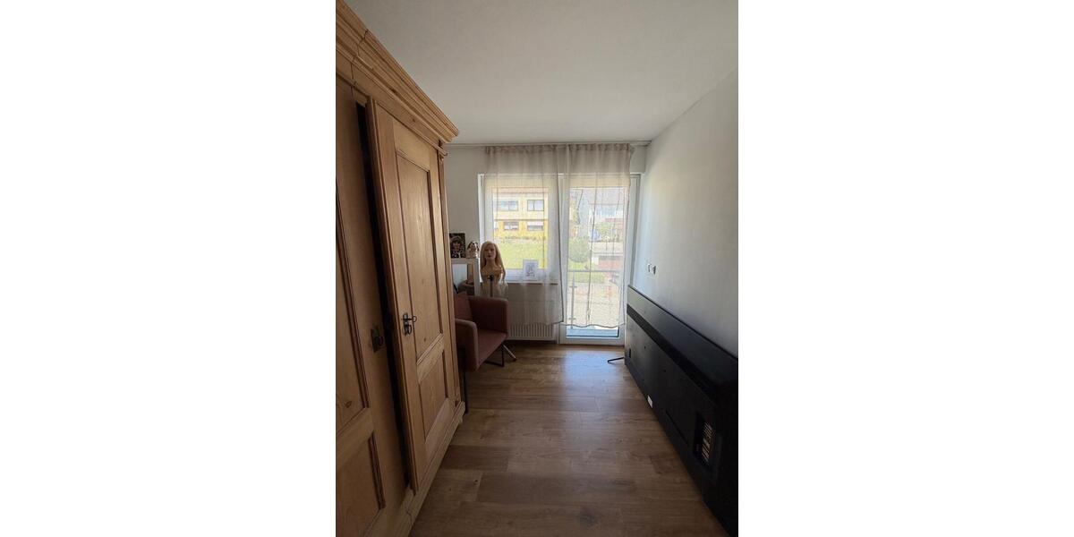 Reihenhaus Großbettlingen - 6 Zimmer, 180 m&sup2;, 590.000&euro; | Angebot:26277893