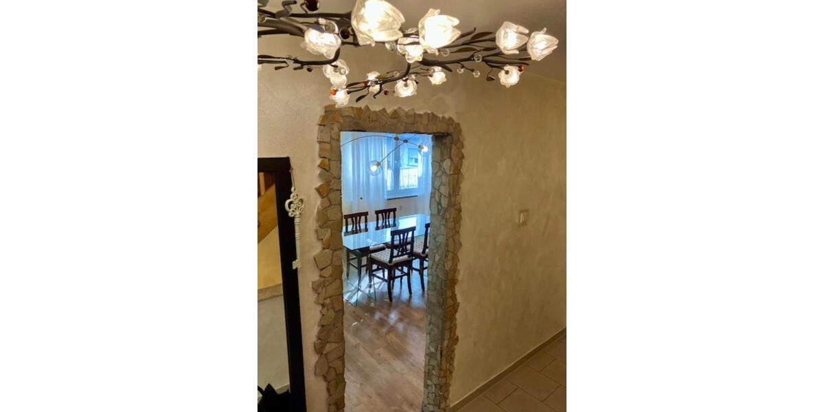 Maisonettenwohnung Metzingen - 5 Zimmer, 152 m&sup2;, 1.800&euro; | Angebot:24142093