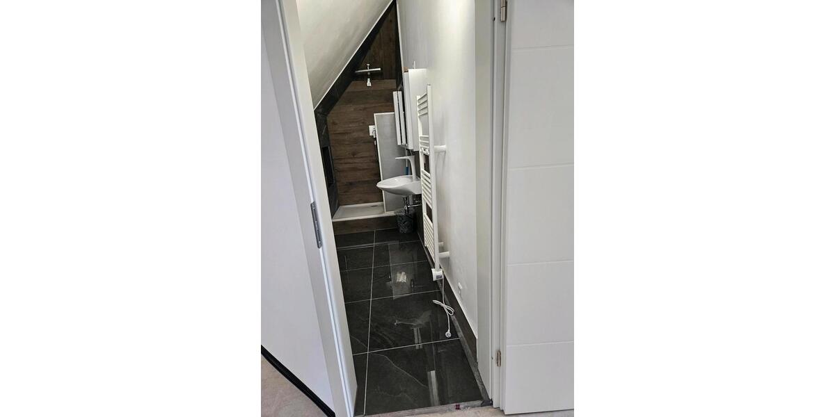 Dachgeschoßwohnung Stuttgart Neuwirtshaus - 2 Zimmer, 84 m&sup2;, 636&euro; | Angebot:25967867