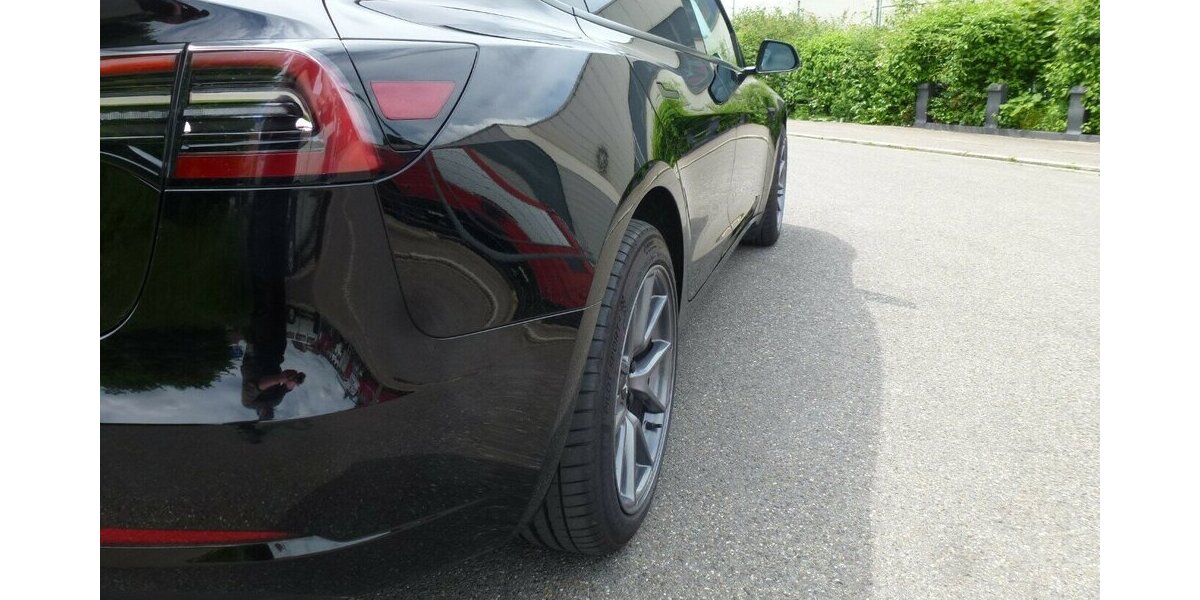 Tesla Model 3 SR+ RWD 60 kWH neuwertig * Mwst. ausweisba 11.300 km 34.900 &euro; Nürtingen 72622