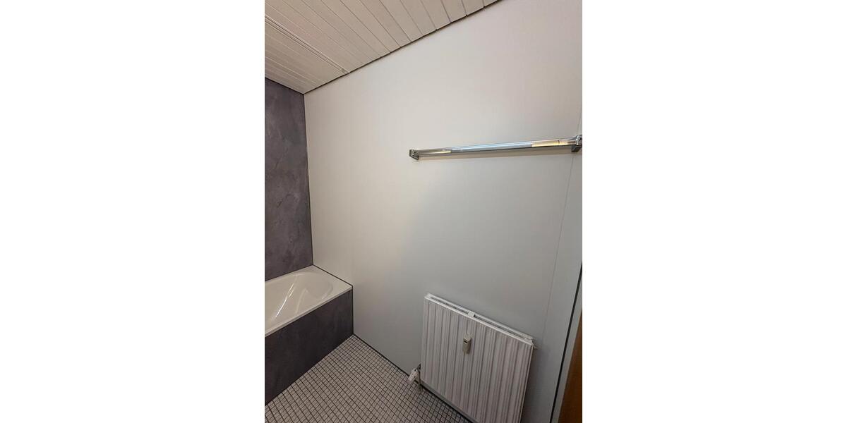 Hochparterre Holzgerlingen - 4.5 Zimmer, 99 m&sup2;, 1.700&euro; | Angebot:25612116