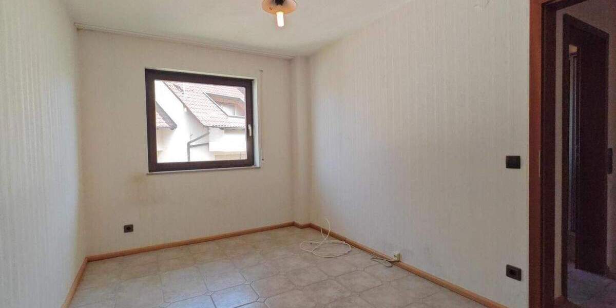 Reihenmittelhaus Pforzheim Büchenbronn - 5 Zimmer, 102 m&sup2;, 320.000&euro; | Angebot:25707655