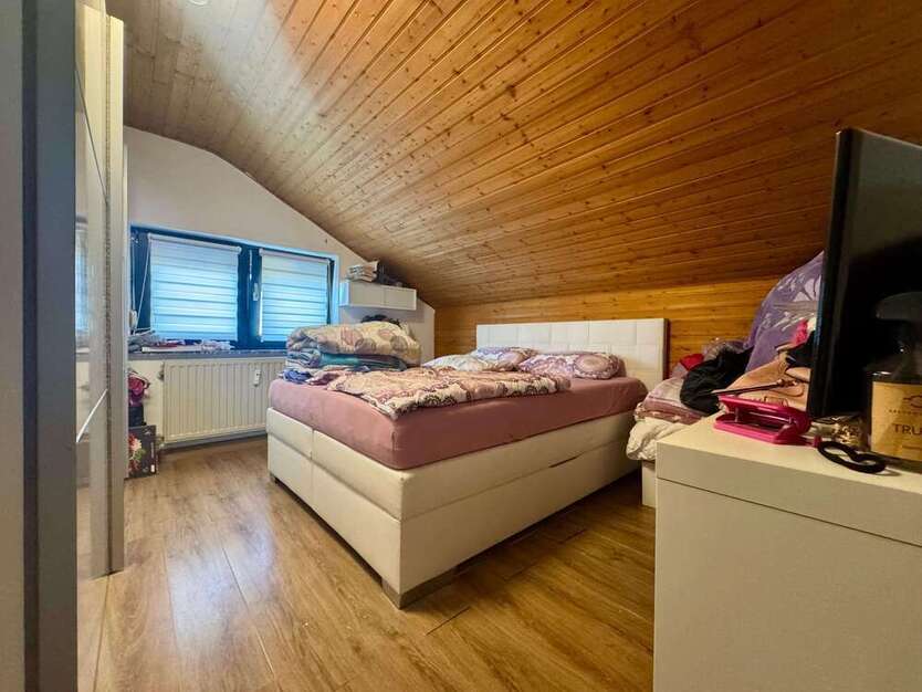 Haus zum Kaufen in Remseck am Neckar 499.000 € 277 m²