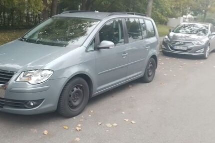 VW Touran 251.000 km 3.350 € Böblingen 71032