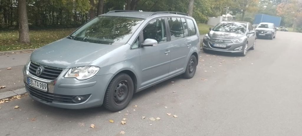 VW Touran 251.000 km 3.350 € Böblingen 71032