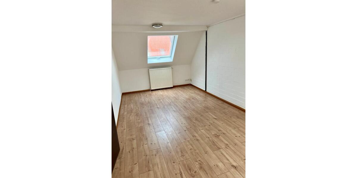 Dachgeschoßwohnung Nürtingen - 3.5 Zimmer, 60 m&sup2;, 165.000&euro; | Angebot:25791433