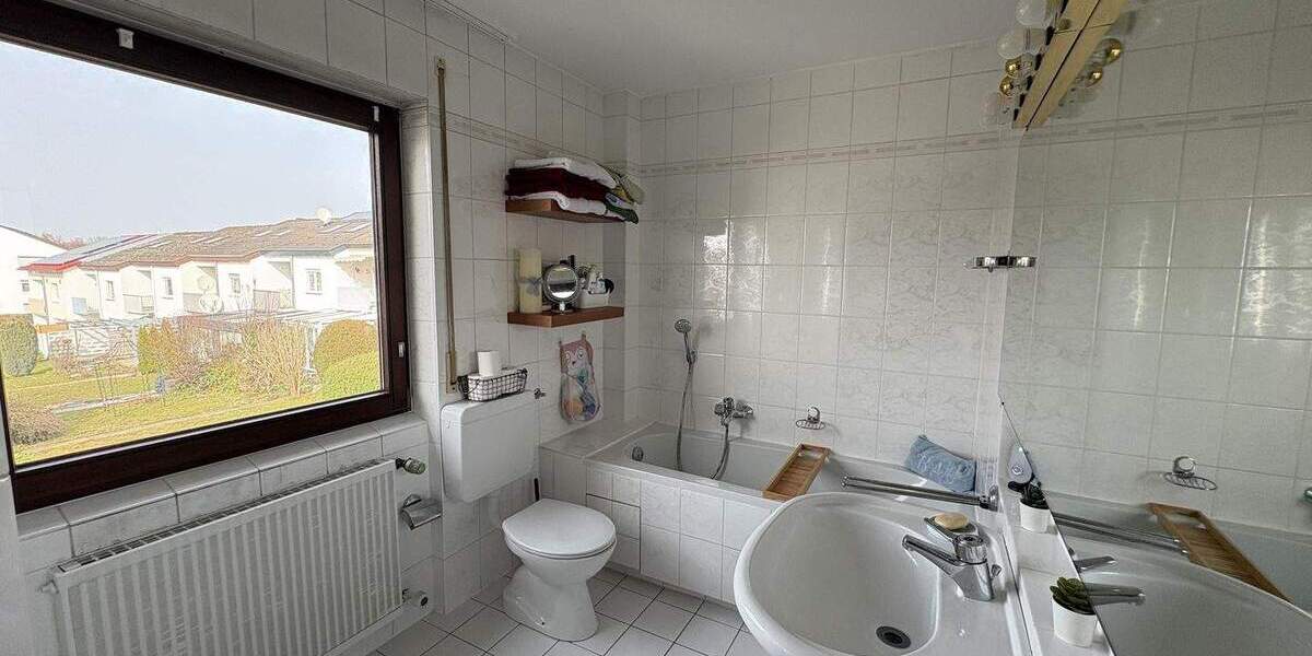 Reihenmittelhaus Böblingen - 5 Zimmer, 141 m&sup2;, 540.000&euro; | Angebot:25802257