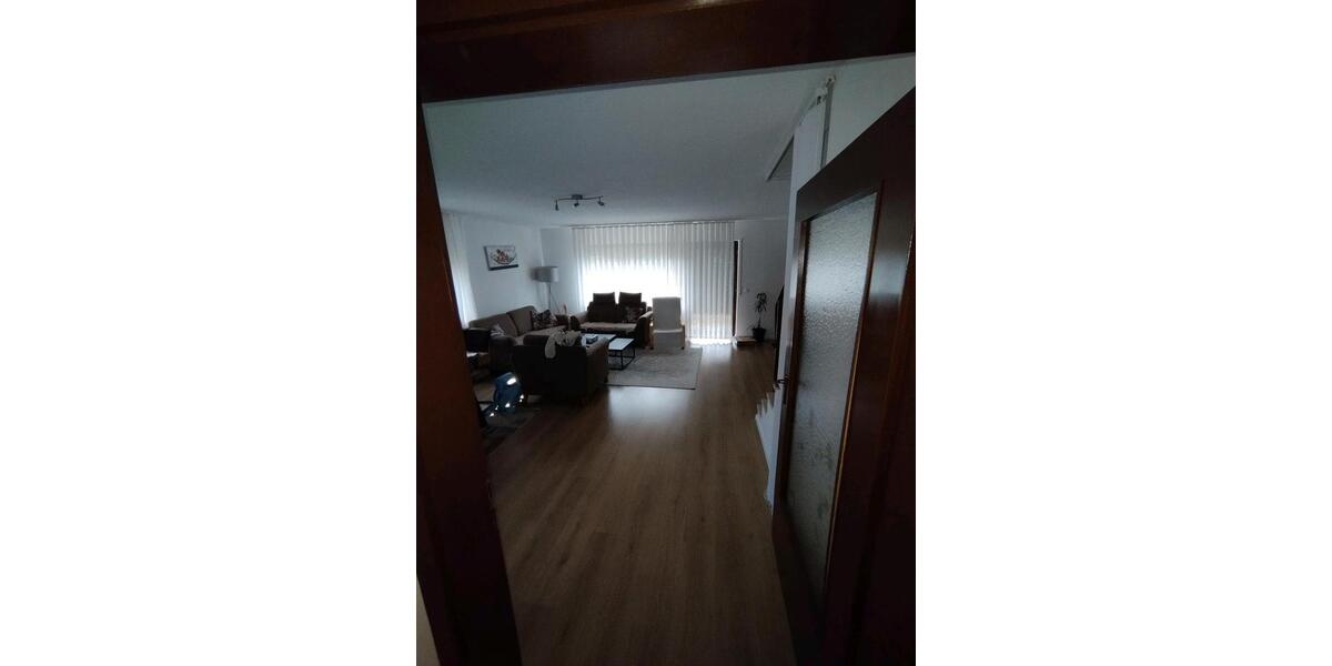 Doppelhaushälfte Wiernsheim - 5 Zimmer, 120 m&sup2;, 1.250&euro; | Angebot:27617807