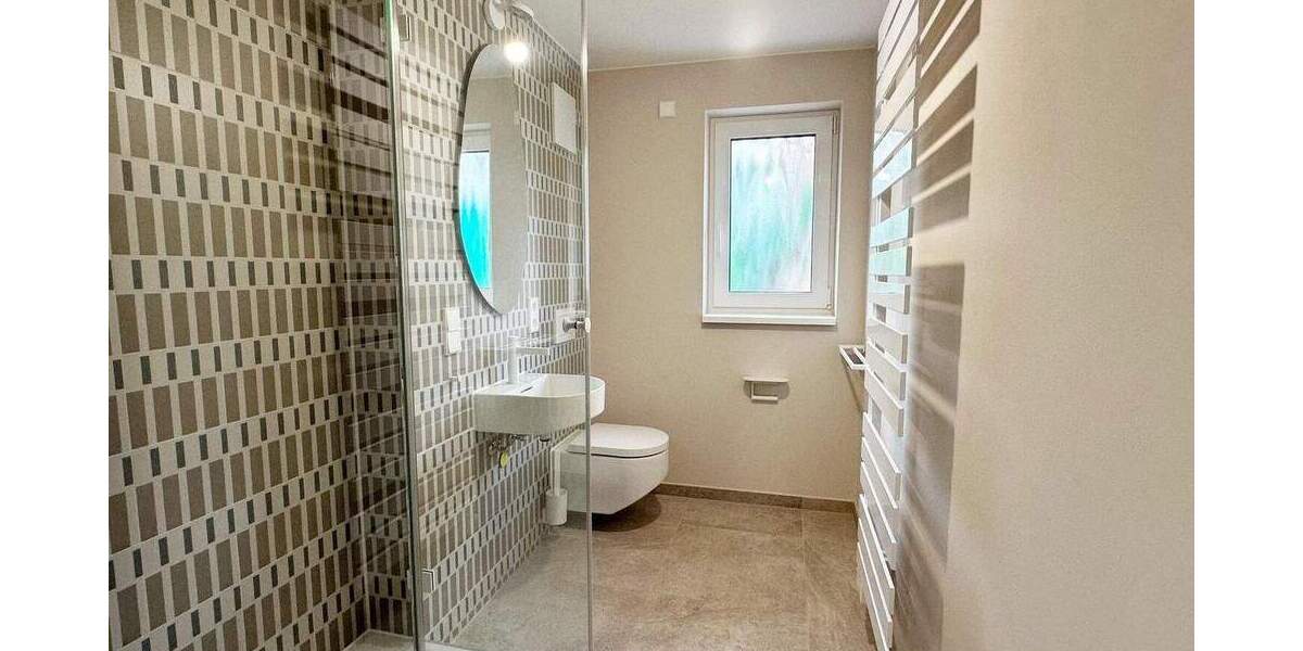 Einfamilienhaus Esslingen am Neckar Sulzgries - 6 Zimmer, 260 m&sup2;, 3.900&euro; | Angebot:24876305