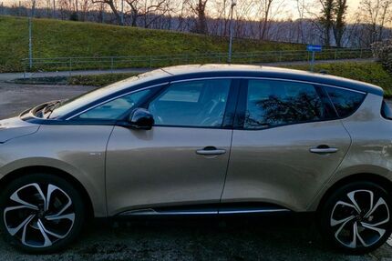 Renault Scenic 60.800 km 18.100 &euro; Stuttgart 70327