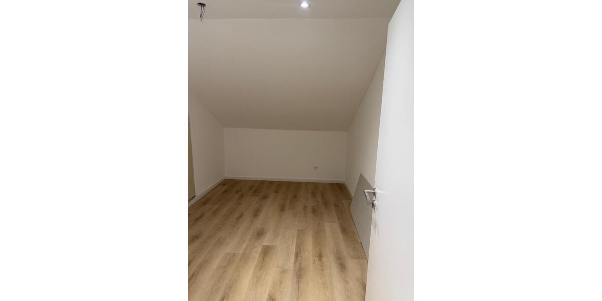 Etagenwohnung Denkendorf - 3 Zimmer, 85 m&sup2;, 1.200&euro; | Angebot:24851594