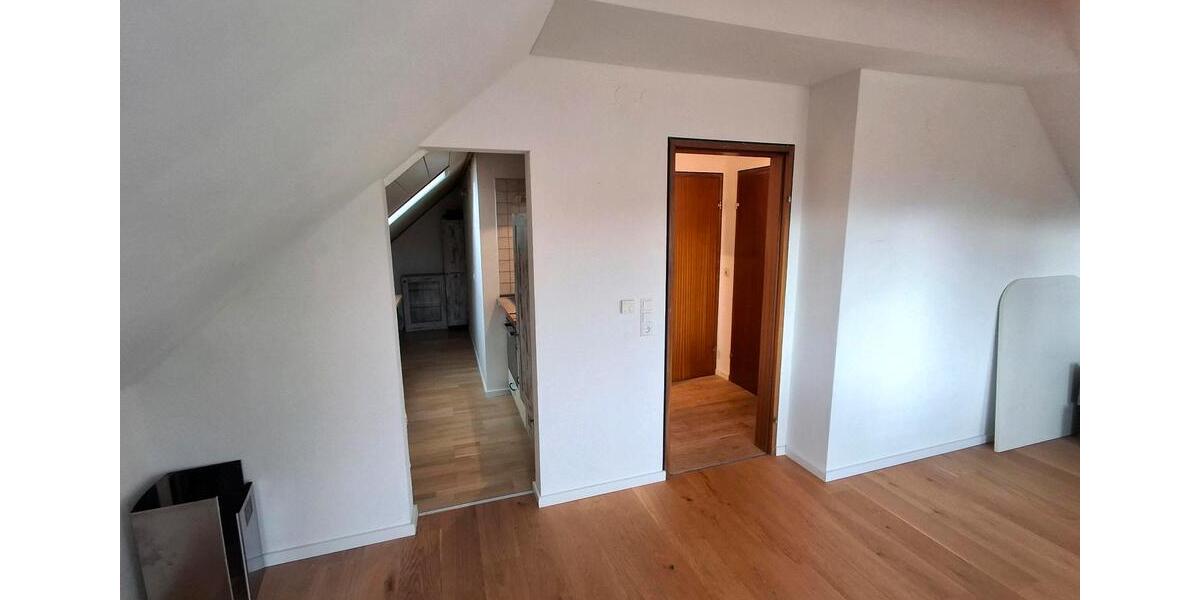 Dachgeschoßwohnung Ludwigsburg Hoheneck - 1 Zimmer, 28 m&sup2;, 520&euro; | Angebot:24690446