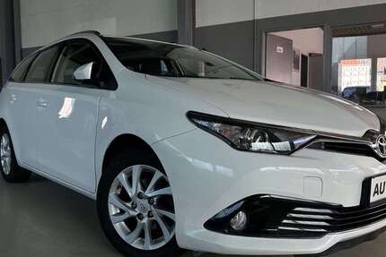 Toyota Auris 97.000 km 11.900 &euro; Neckartailfingen 72666