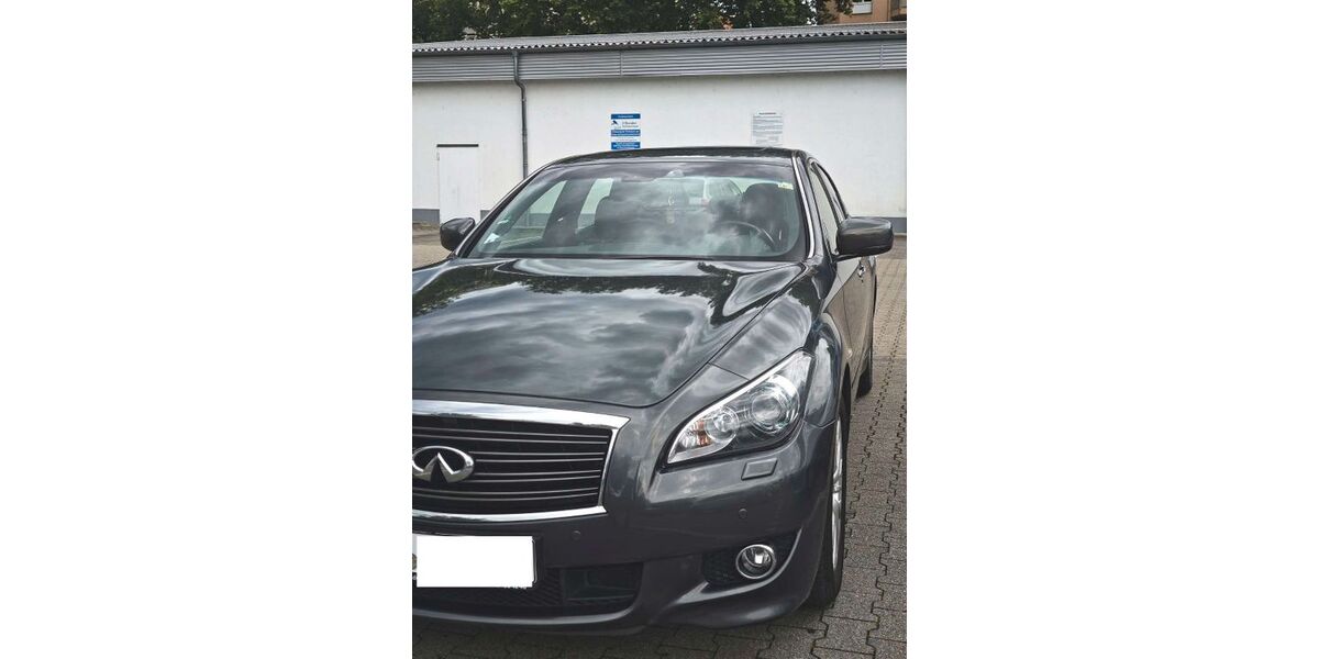 INFINITI Q70 201.637 km 10.800 &euro; pforzheim 75172
