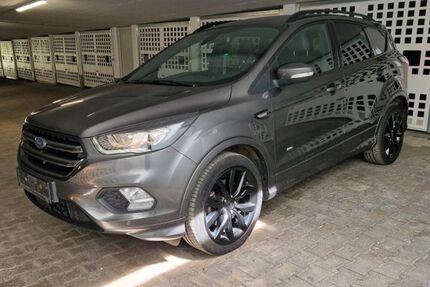 Ford Kuga 74.000 km 15.650 &euro; Böblingen 71032