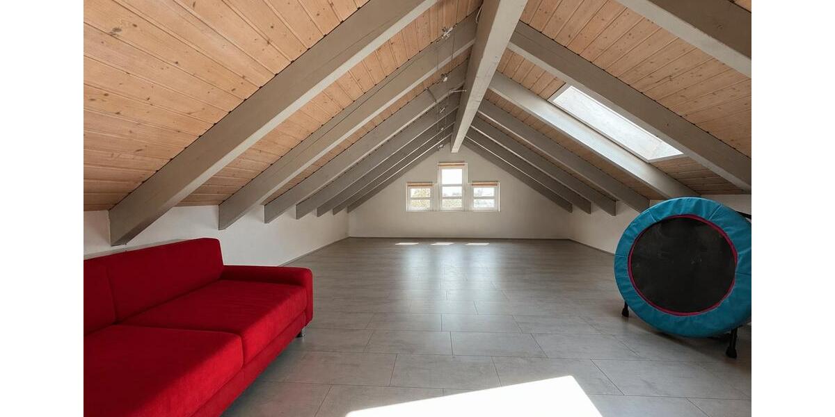 Dachgeschoßwohnung Filderstadt - 4.5 Zimmer, 127 m&sup2;, 498.000&euro; | Angebot:26757861