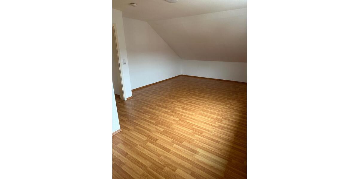 Etagenwohnung Sachsenheim - 2 Zimmer, 45 m&sup2;, 500&euro; | Angebot:26226410