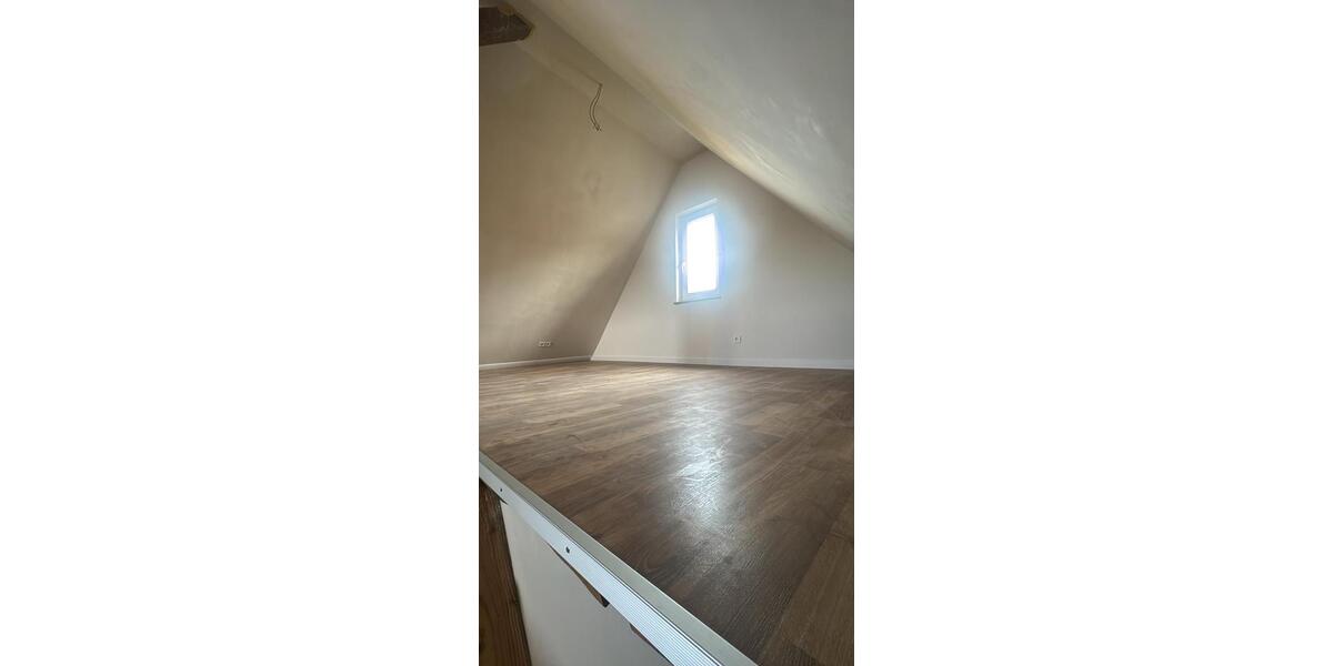 Maisonettenwohnung Mühlacker - 4.5 Zimmer, 100 m&sup2;, 1.250&euro; | Angebot:27625082