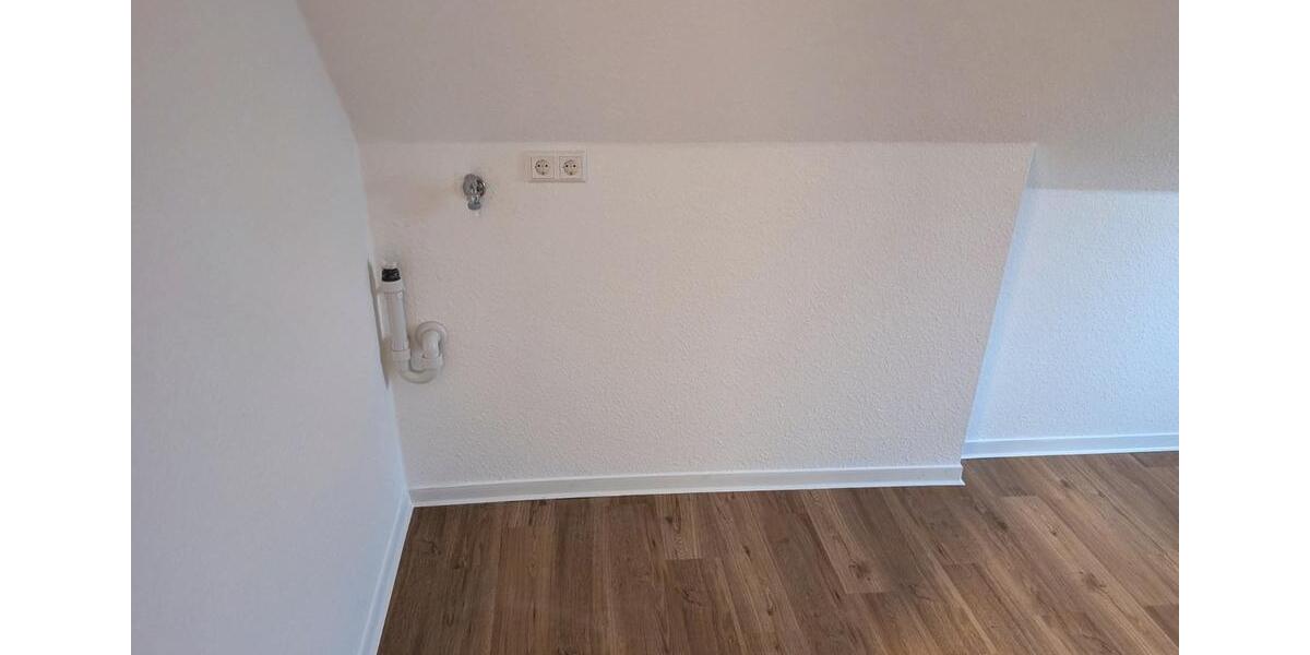 Dachgeschoßwohnung Ludwigsburg - 4 Zimmer, 97 m&sup2;, 1.315&euro; | Angebot:27608091