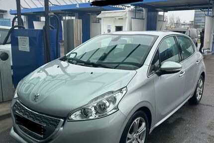 Peugeot 208 85.900 km 6.700 &euro; Fellbach 70734