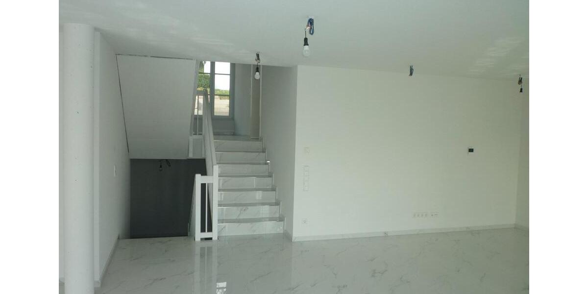 Reihenhaus Ostfildern - 8 Zimmer, 250 m&sup2;, 4.700&euro; | Angebot:26399281