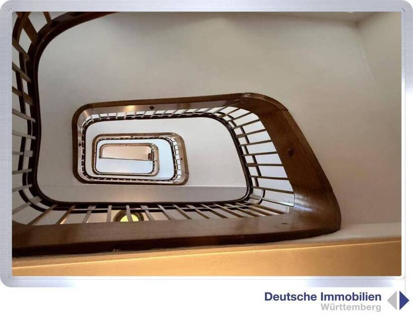 Spektakuläre 5,5 Zimmer-DG-Mietwohnung mit Terrasse und Traumblick in Stuttgart-Süd
