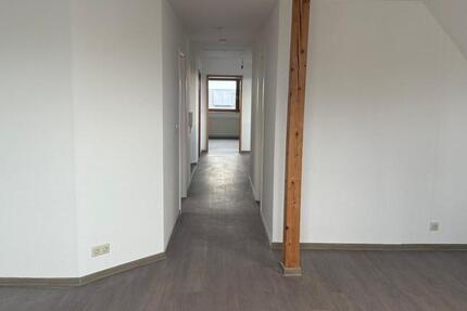 Haus Ludwigsburg Hoheneck - 3 Zimmer, 75 m&sup2;, 1.090&euro; | Angebot:24887809