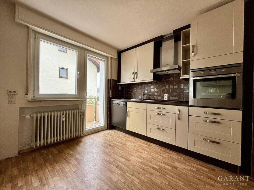 Dreifamilienhaus mit EinliegerWohnung in Büchenbronn