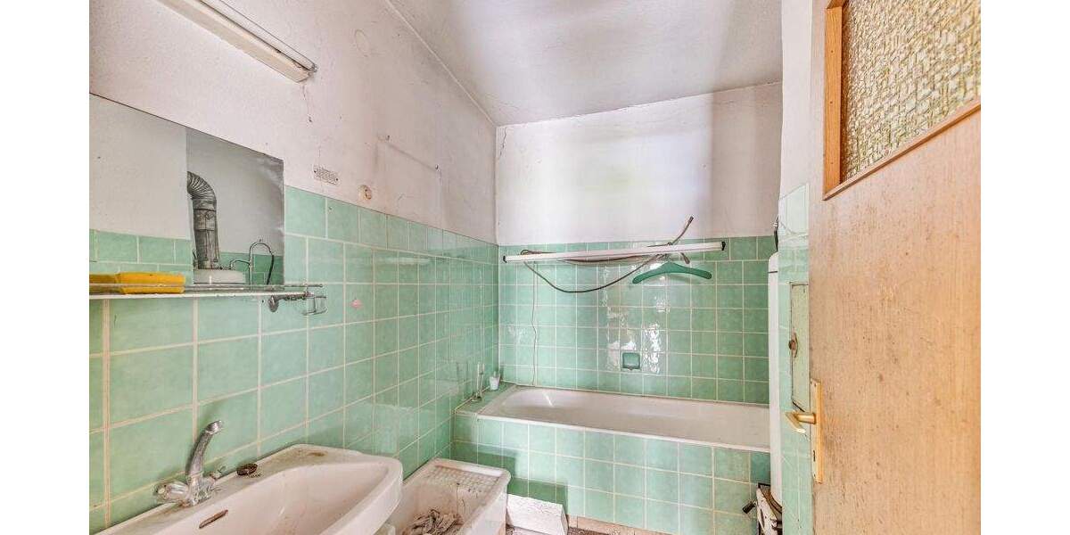 ++ Handwerker gesucht: DHH zum Wiederbeleben - sofort verfügbar ++ 7 zimmer