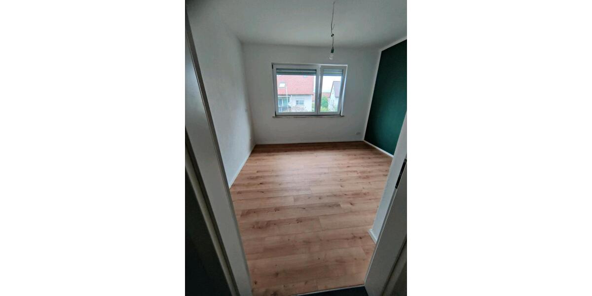 Etagenwohnung Gerlingen - 3 Zimmer, 70 m&sup2;, 1.050&euro; | Angebot:24651612