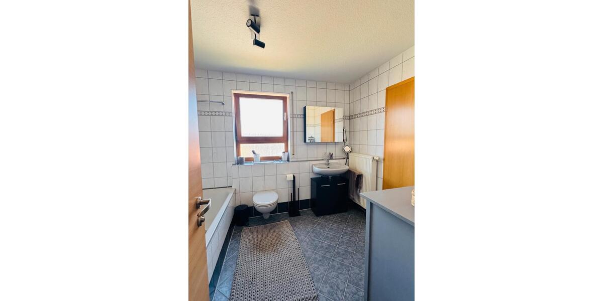 Dachgeschoßwohnung Gomaringen - 2.5 Zimmer, 78 m&sup2;, 299.000&euro; | Angebot:27023751
