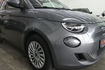 Fiat 500e 15.150 km 11.899 € Metzingen 72555