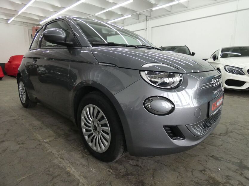 Fiat 500e 15.150 km 11.899 € Metzingen 72555