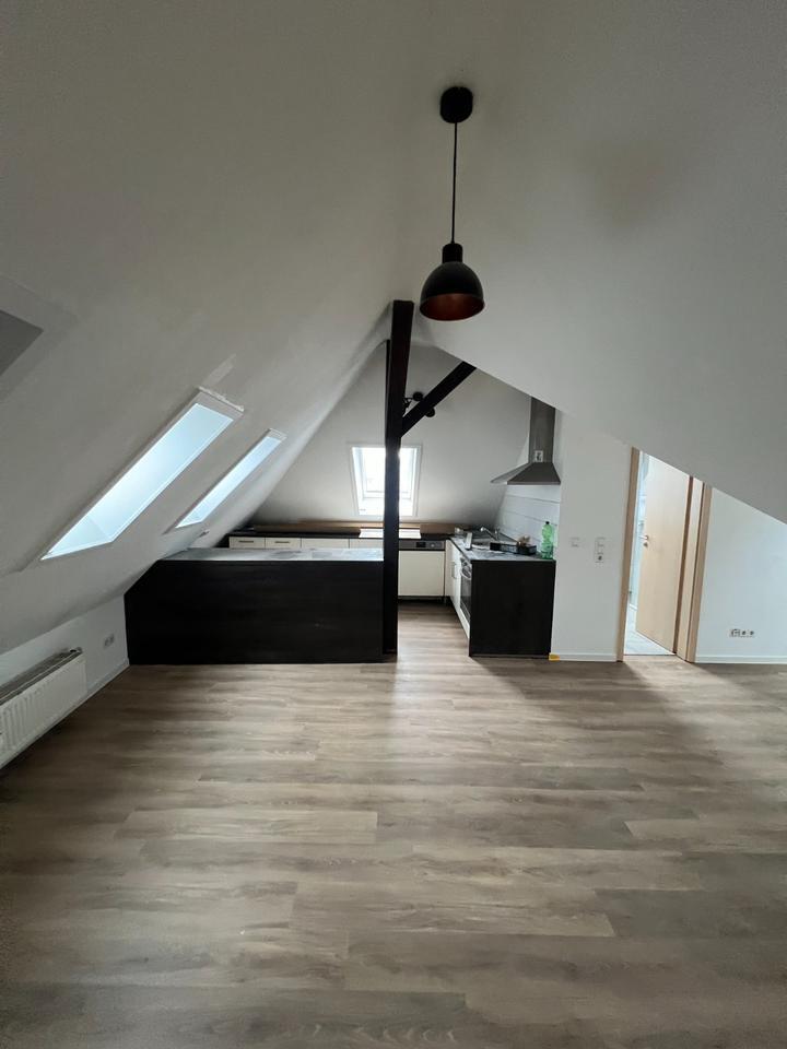 Charmante 3-Zimmer DG Wohnung in Top Lage!