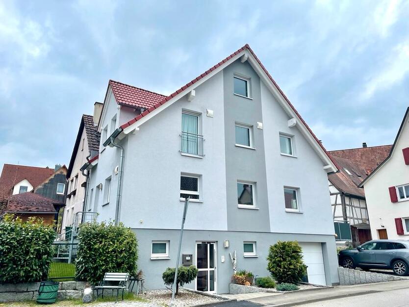 Moderne Doppelhaushälfte mit Wärmepumpe, Lüftungsanlage
