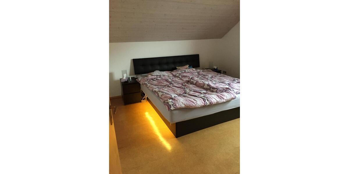 Dachgeschoßwohnung Rottenburg am Neckar - 3 Zimmer, 101 m&sup2;, 1.000&euro; | Angebot:27572669