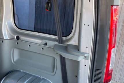 Opel Vivaro 156.000 km 12.900 &euro; Fellbach 70736