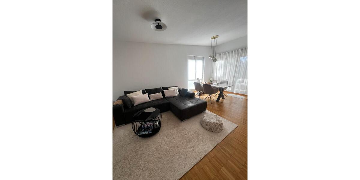 Dachgeschoßwohnung Esslingen am Neckar Hegensberg - 3 Zimmer, 90 m&sup2;, 1.260&euro; | Angebot:27587403