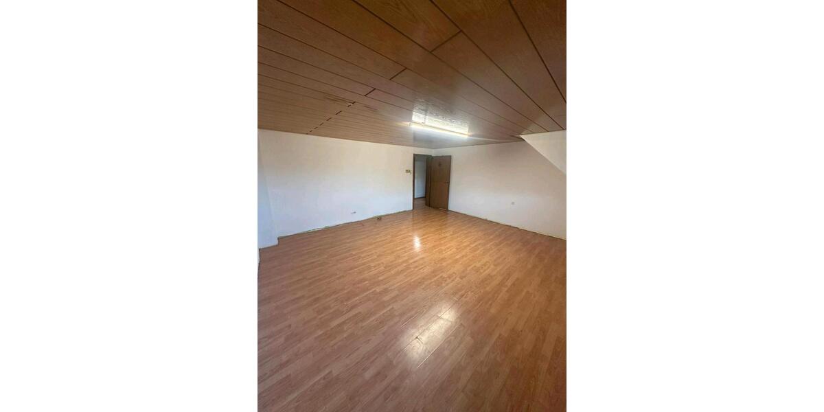 Dachgeschoßwohnung Stuttgart Zuffenhausen - 3 Zimmer, 67 m&sup2;, 220.000&euro; | Angebot:26966090